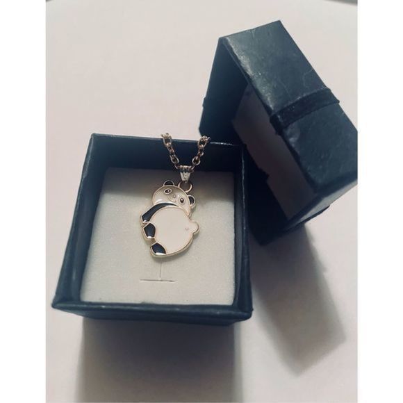 Black AND WHITE PANDA NECKLACE - Picture 1 of 6